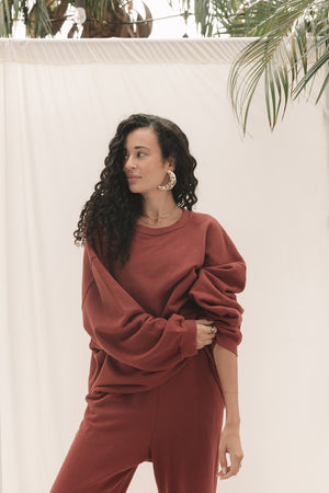 EVERYDAY OVERSIZED SWEATER - CRIMSON RED
