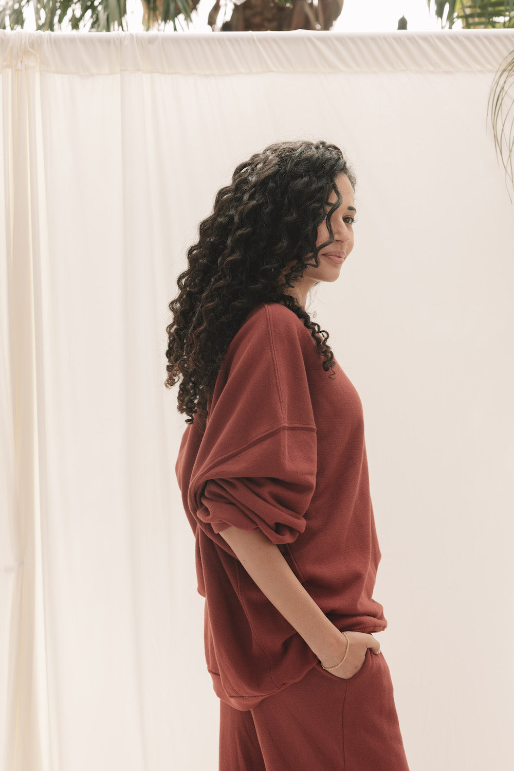 EVERYDAY OVERSIZED SWEATER - CRIMSON RED