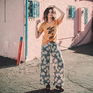 TEE ALL YOU NEED IS ALOHA - PINEAPPLE