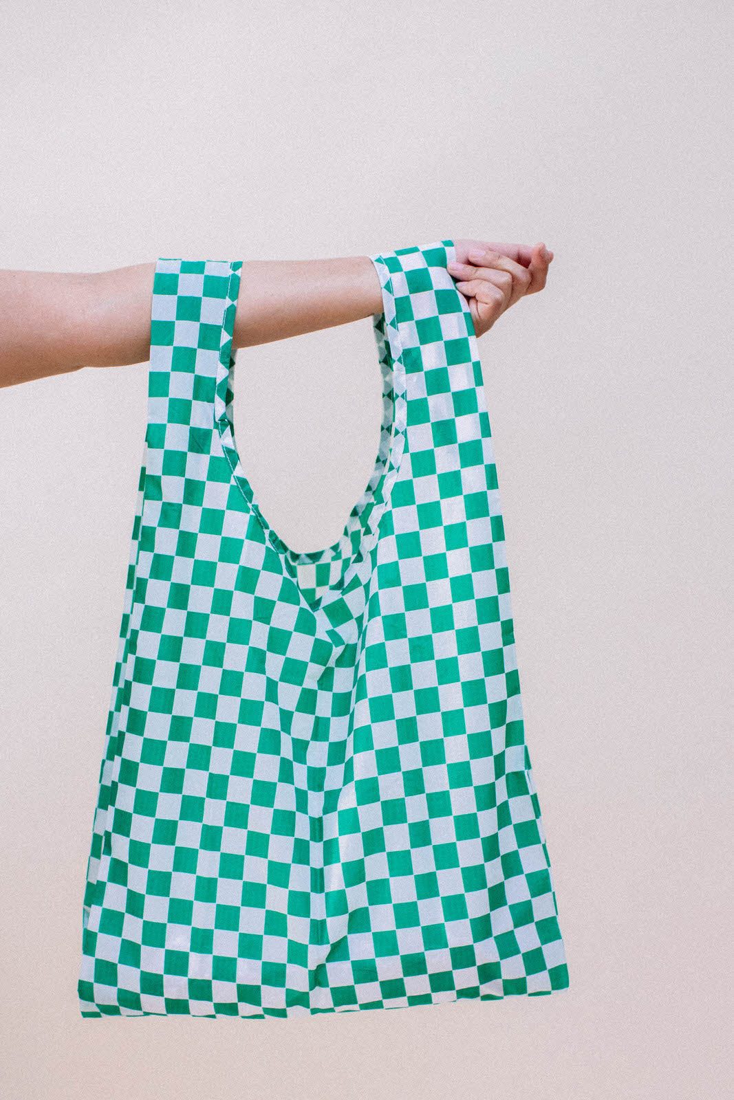 GREEN CHECKERBOARD BAGGU