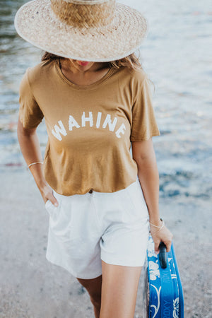 TEE WAHINE - GOLDEN OLIVE (SIZE XS)