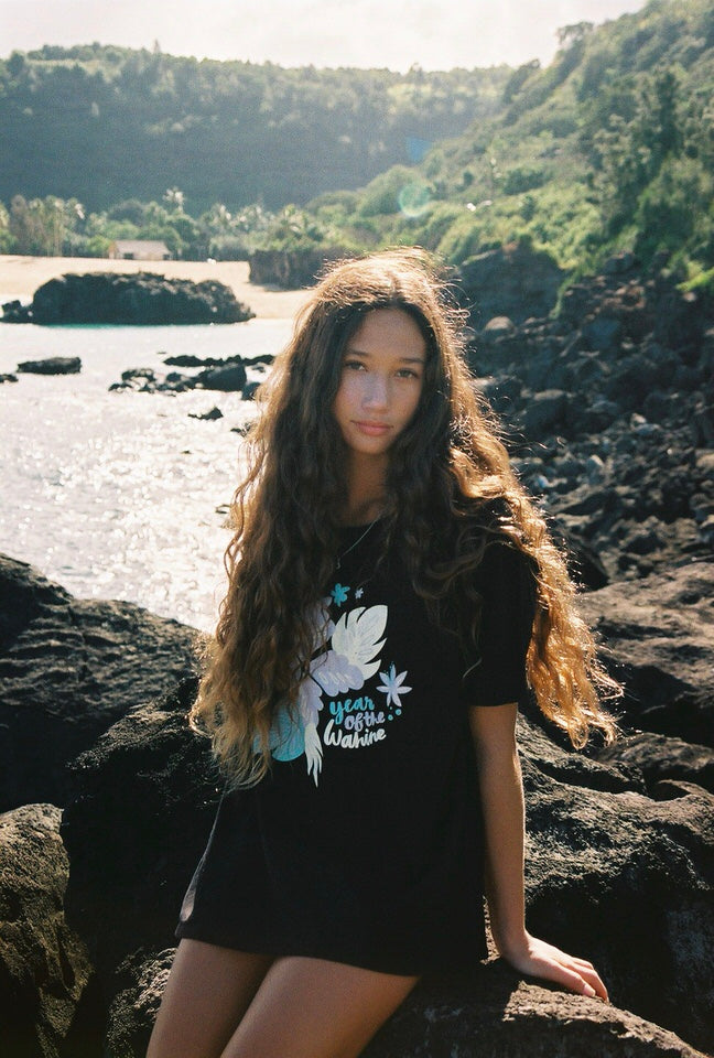 TEE YEAR OF THE WAHINE II - OVERSIZED FIT - LAVA BLACK