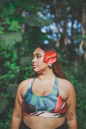 LEHUA LOLE X DOLKII - WAHINE SPORTS BRA - ANTHURIUM