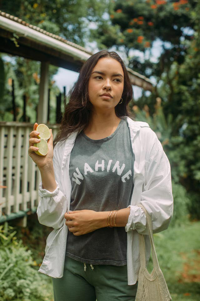 TEE WAHINE - STONE WASHED GREY
