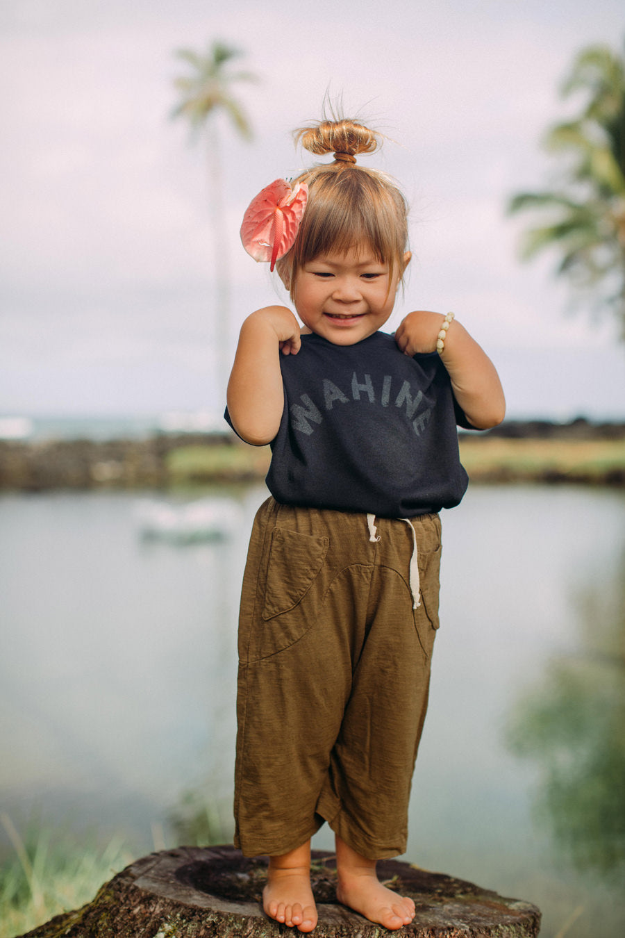 KIIKII TEE WAHINE - LAVA BLACK